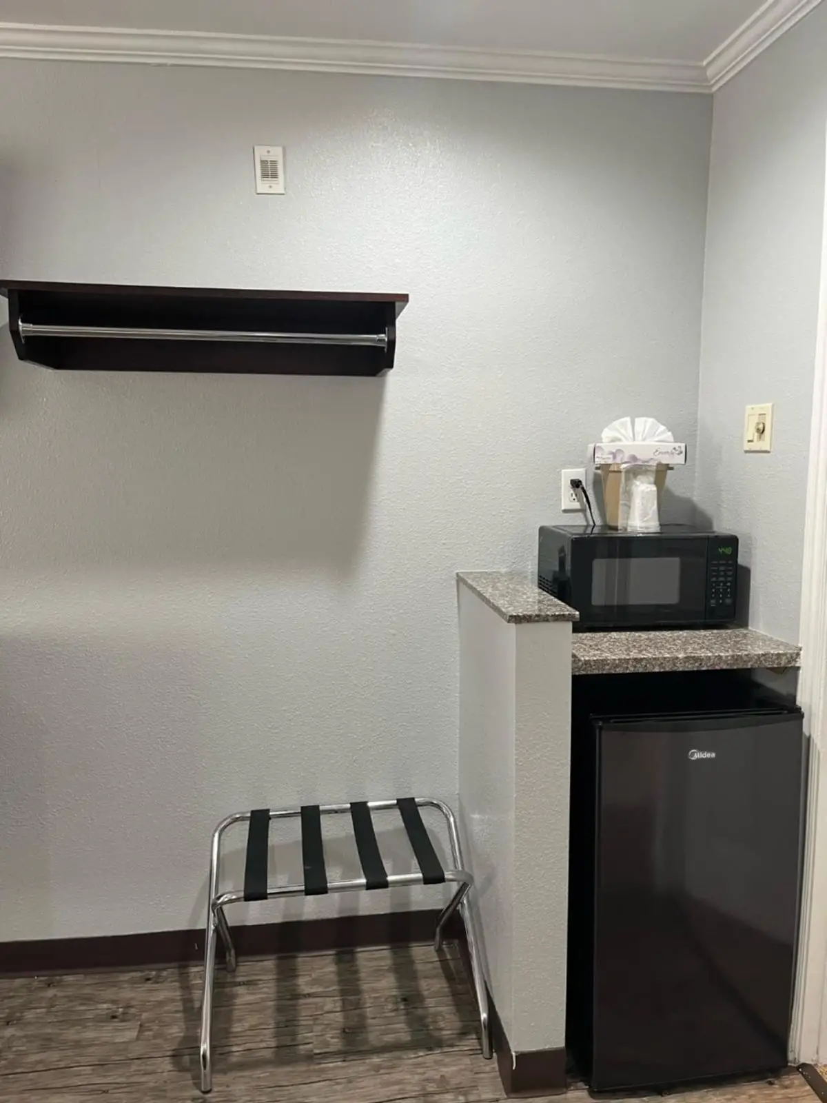 Laguna Inn and Suites 6